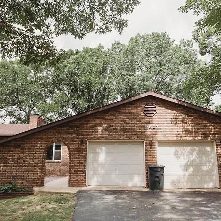 Villa 5 Bed 3 Bath Super House